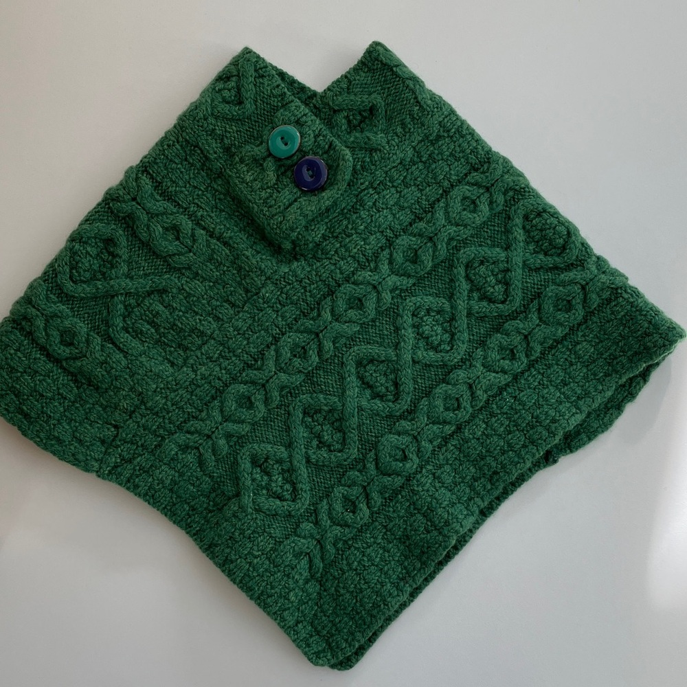 Carraig Donn Wool Poncho (size S)